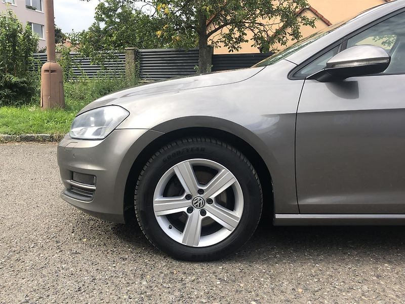 Volkswagen Golf (2013) 1,6TDI DSG Comfortl. Nez. top. - fotka 16 z 65
