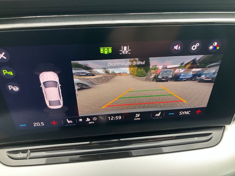 Škoda Octavia (2023) 2.0TDI 110kW DSG STYLE HEAD-UP - fotka 29 z 36