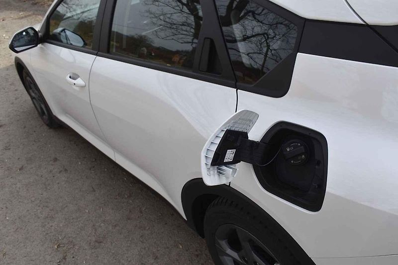 Kia K4 je nepochybně přitažlivý vůz.