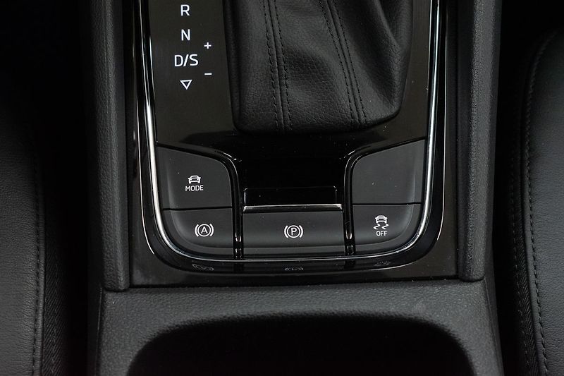 Škoda Kodiaq 1.5 TSI STYLE+*TAŽNÉ*DPH*ČR 1M - fotka 28 z 50