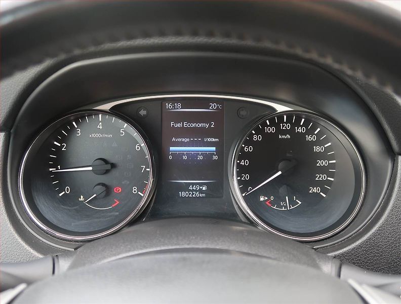 Nissan X-Trail (2016) 1.6 DIG-T, ČR,1.maj - fotka 11 z 20