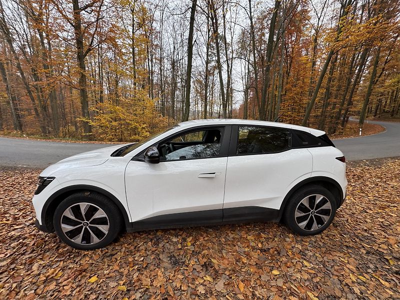 Renault Mégane (2023) E TECH Evolution EV60 1MAJITEL - fotka 21 z 40