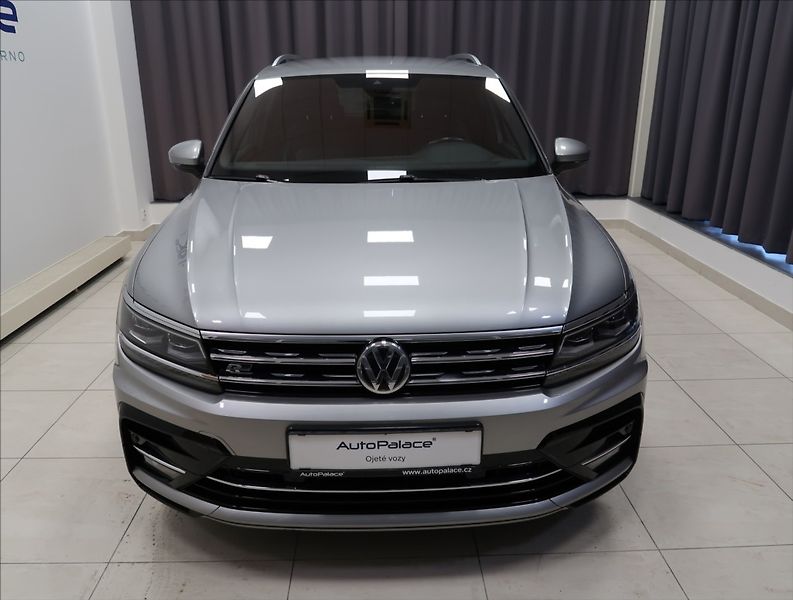 Volkswagen Tiguan 2,0 TDI DSG 4MOTION R-LINE - fotka 3 z 55
