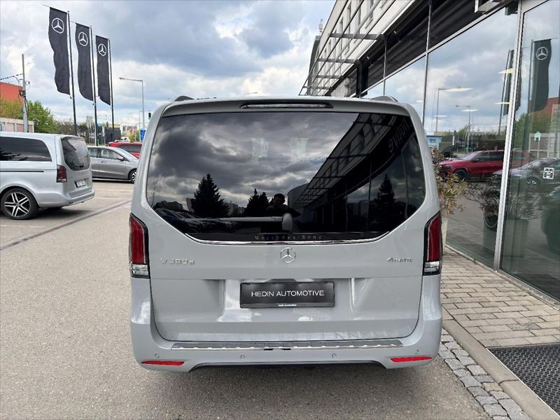 Mercedes-Benz Třídy V (2026) 2,0 300 d / Exclusive / L / 4M - fotka 3 z 9
