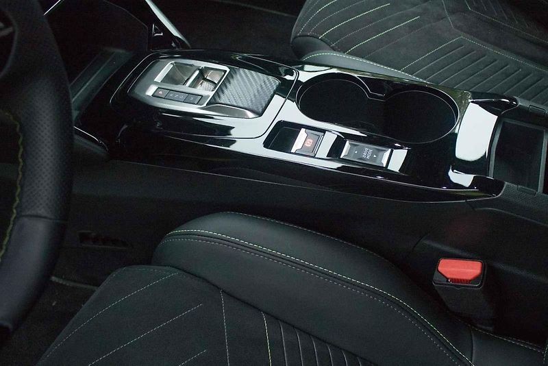 test Peugeot 208 hybrid