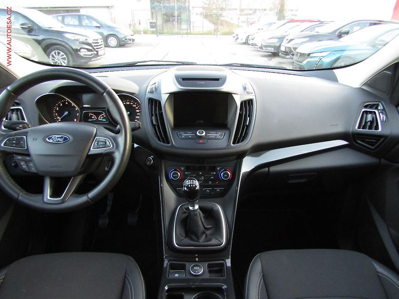 Ford Kuga (2018) 1.5EB, Titanium, navi, kamera - fotka 8 z 17