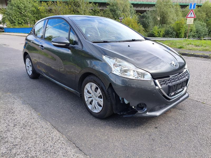 Peugeot 208 (2012) 1,6 eHDI 68Kw - fotka 4 z 33