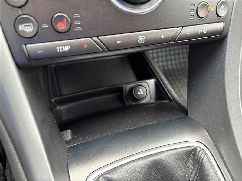 Ford Mondeo 1,5 EcoBoost 121kW Titanium - fotka 25 z 34