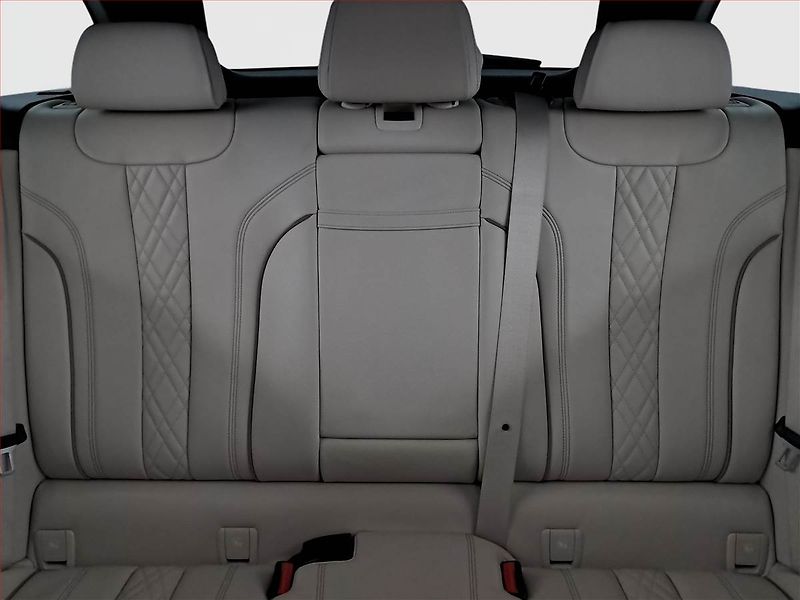 BMW Řada 5 (2018) M Sport 530d xDrive - fotka 10 z 20
