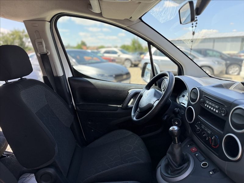 Peugeot Partner 1,6 HDI KLIMA TAŽNÉ - fotka 23 z 24