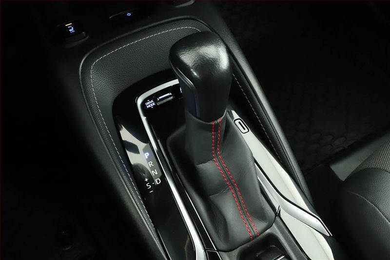 Toyota Corolla (2021) GR Sport 2.0 Hybrid - fotka 10 z 19