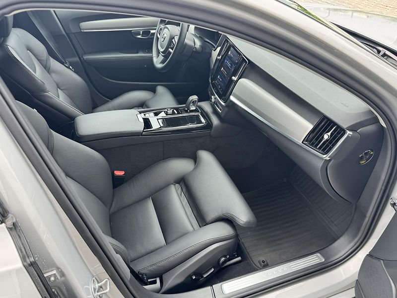 Volvo V90 T6 AWD PLUS DARK // 360 // TZ  - fotka 16 z 50