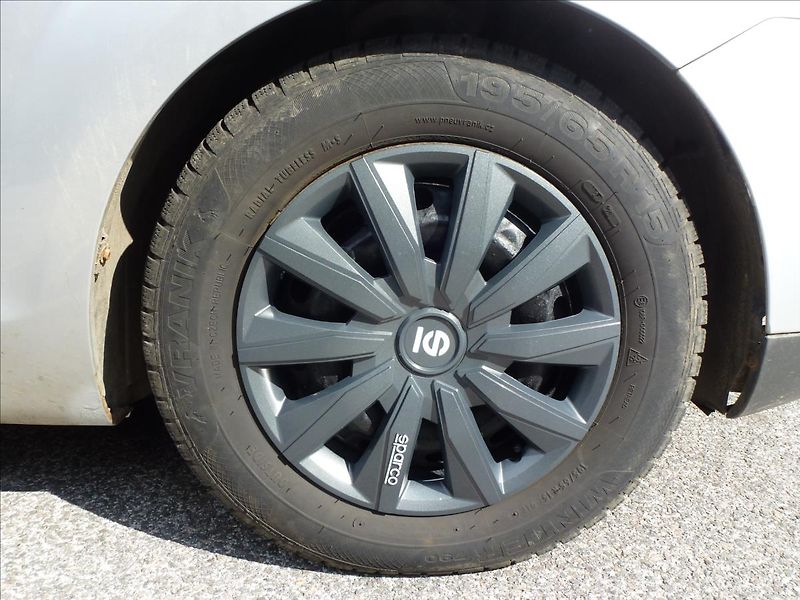 Ford Focus 1,6 16V NOVÁ STK,Klimatizace ! - fotka 47 z 48