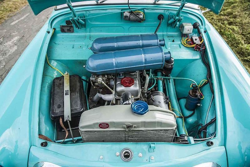 Škoda 450 s Miss USA 1957 Charlottou Sheffieldovou.