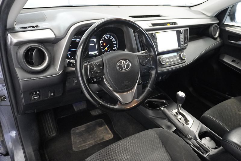 Toyota RAV4 2,5 HYBRID 4X2 AUT. - fotka 12 z 30