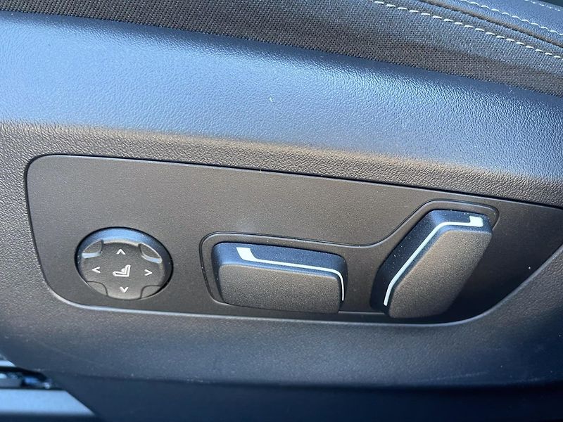 BMW Řada 5 530e xDrive HuD Venti DAPro - fotka 18 z 21