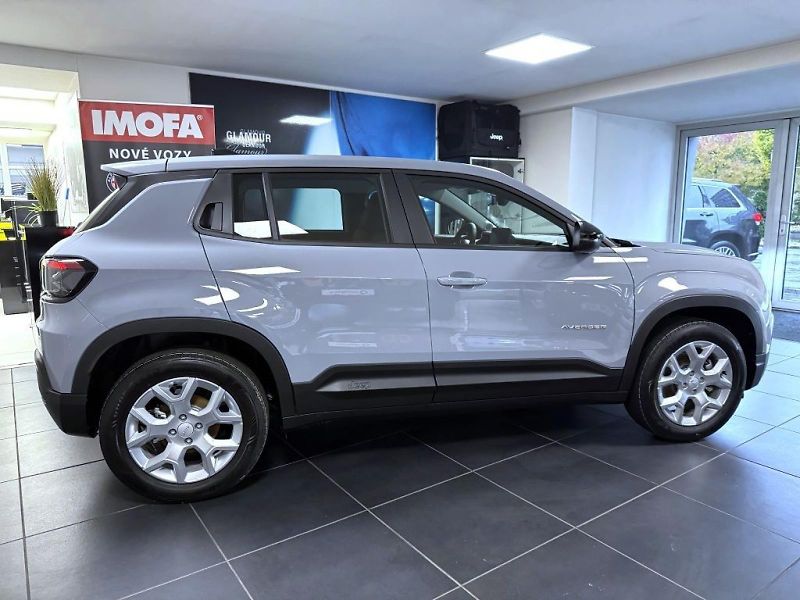 Jeep Avenger (2026) Electric Altitude 54 kWh 156k - fotka 4 z 20
