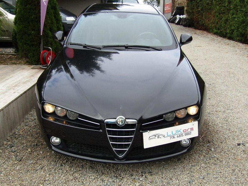Alfa Romeo 159 (2009) 2.0JTD 125kW - fotka 6 z 33