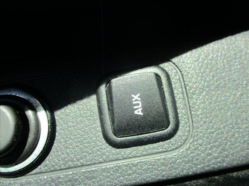 Škoda Fabia 1,2 TSI, klima, serv. kniha, - fotka 24 z 36