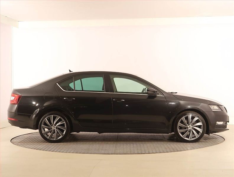 Škoda Octavia (2018) Laurin&Klement 2.0 TDI - fotka 6 z 31