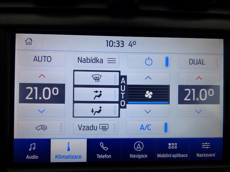 Ford Mondeo 2,0 EcoBlue,140kW,Navi,Keyless - fotka 37 z 58