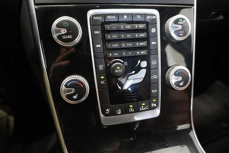 Volvo S60 D5 AUTOMAT - fotka 14 z 28