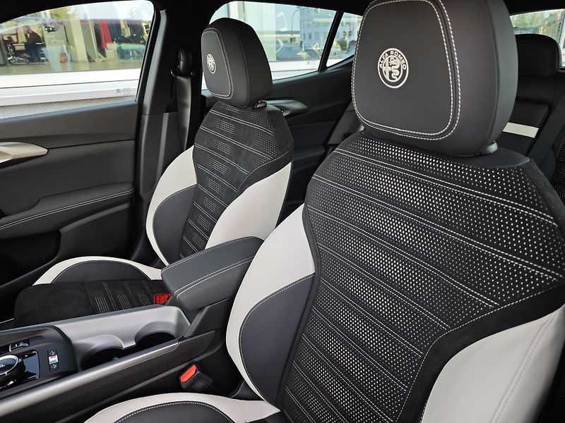 Alfa Romeo Tonale (2026) 1,5 Sport Speciale 1,5T 175 PS - fotka 25 z 41
