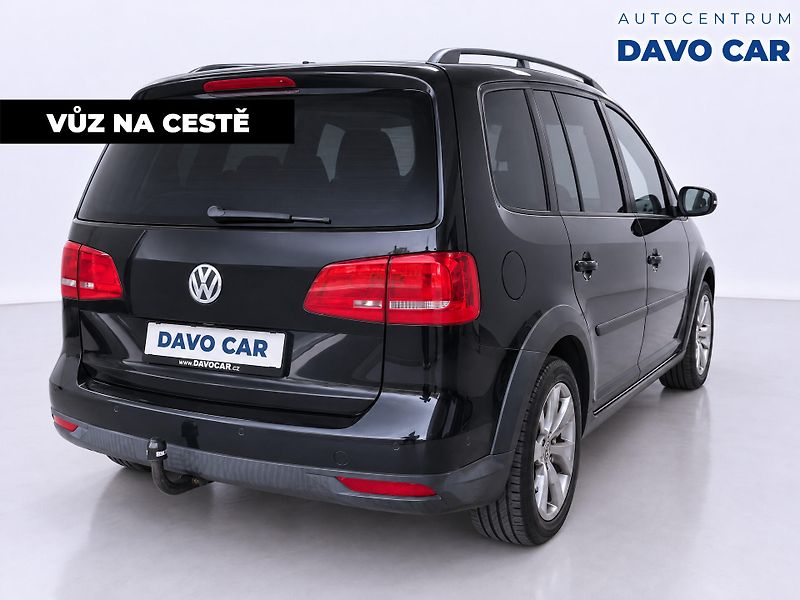 Volkswagen Touran 2,0 TDI 130kW DSG Cross 1.Maj. - fotka 3 z 10