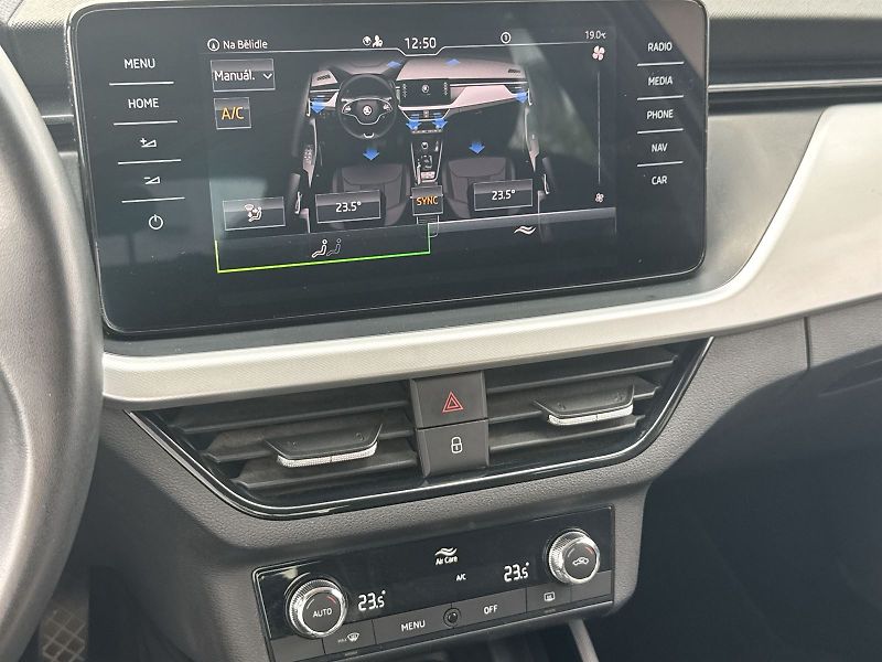 Škoda Scala (2023) 1.0 TSI DSG Ambition - fotka 20 z 31