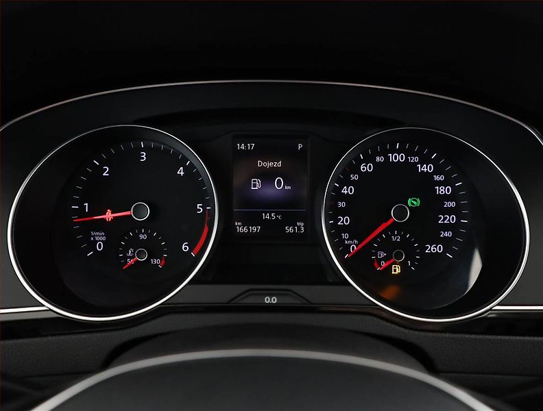 Volkswagen Passat (2018) 2.0 TDI, Automat, Serv.kniha - fotka 9 z 20