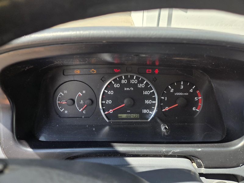 Toyota Hi-Ace (2009) - fotka 14 z 15