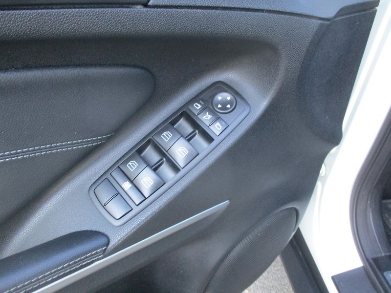 Mercedes-Benz Třídy M ML 350CDi SPORT 4M*NAVI*ALU 20 - fotka 12 z 50