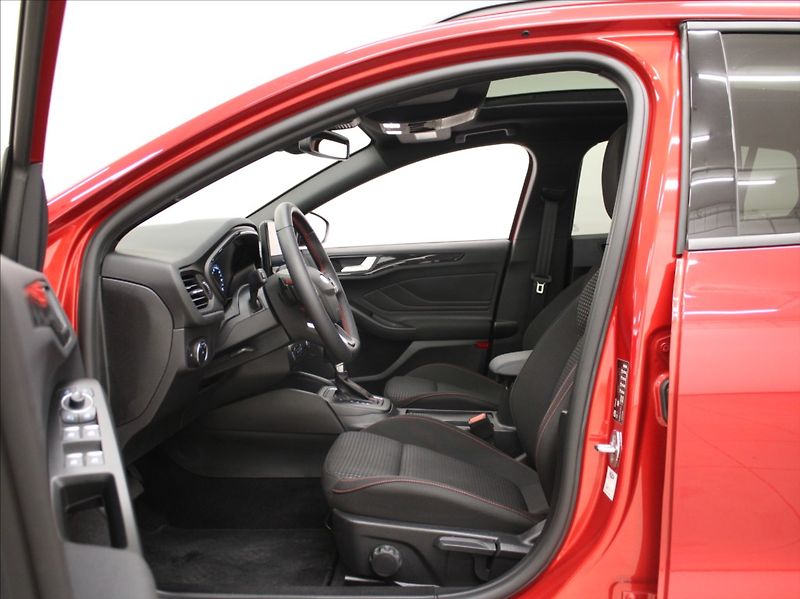 Ford Focus 1,0 EB 115kW AT ST  PANO.15tkm - fotka 6 z 20