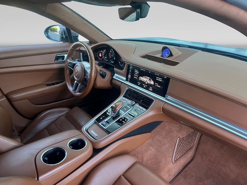 Porsche Panamera Turbo - fotka 22 z 30