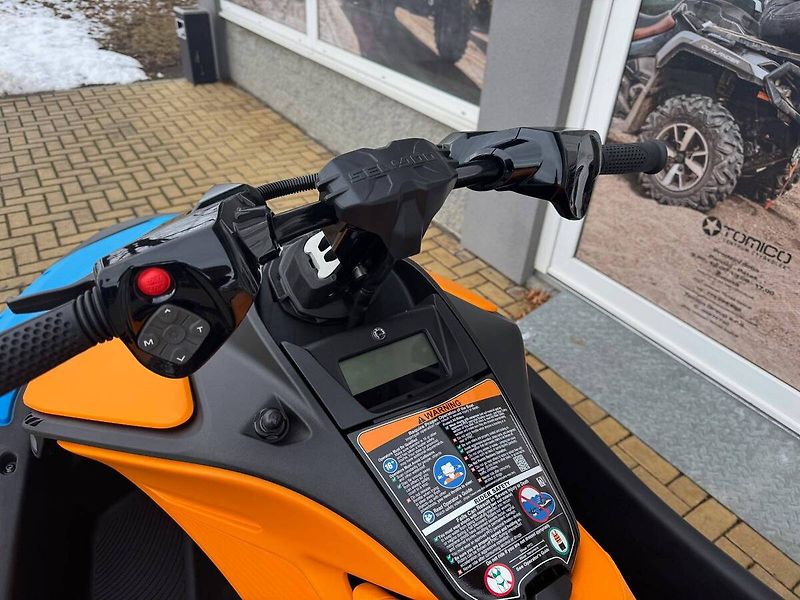 Sea Doo (2026) SPARK Trixx 900 HO ACE 3-up iB - fotka 5 z 5