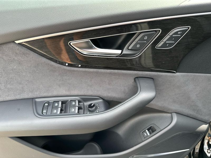 Audi Q8 (2025) 50 TDI quattro - fotka 21 z 25