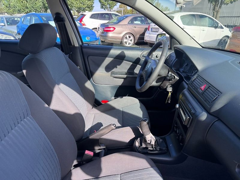 Škoda Octavia (2006) 1,6 MPI 75 KW KILOMETRY - fotka 33 z 45