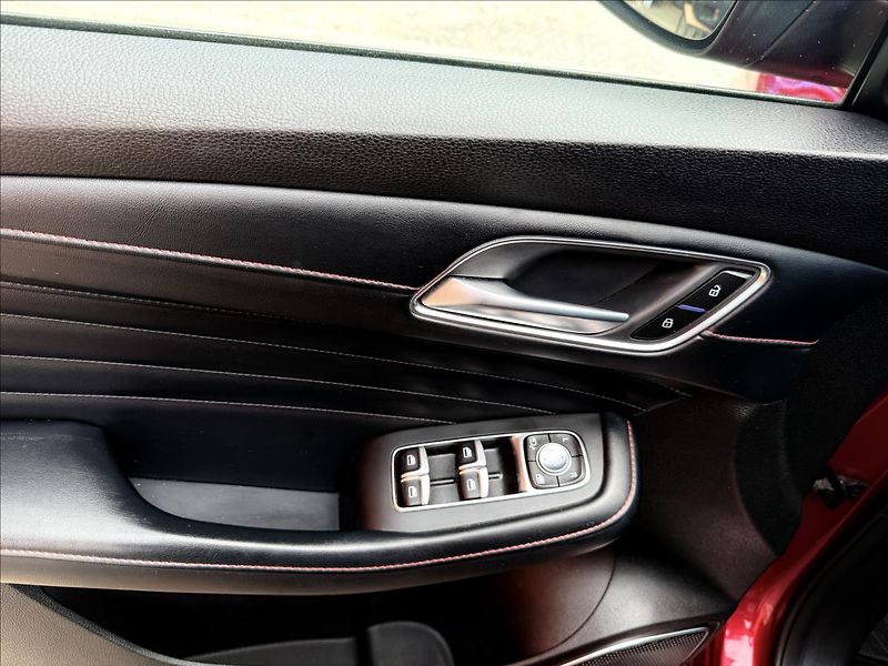 MG EHS 1,5 PHEV LUXURY - fotka 10 z 31