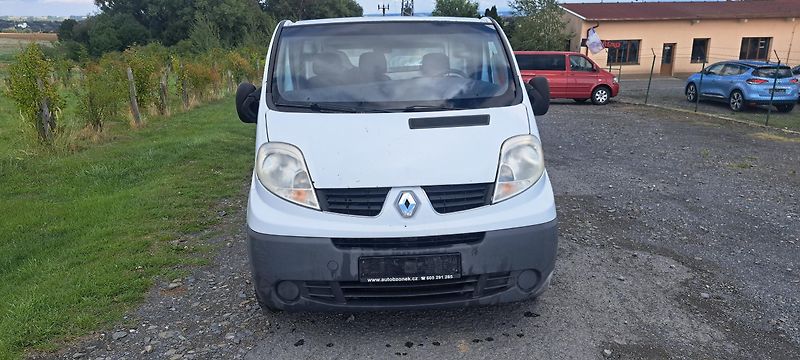 Renault Trafic 2,0dci 6 míst - fotka 8 z 10