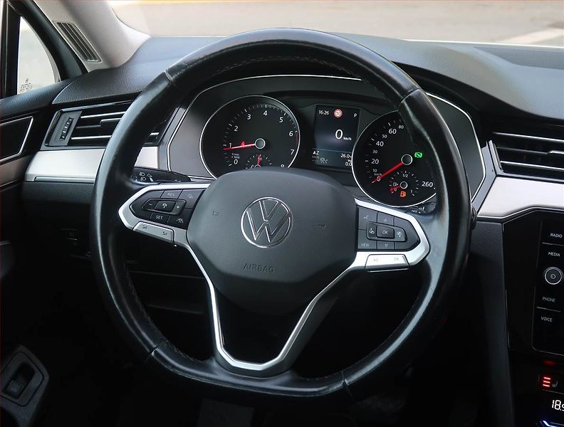 Volkswagen Passat (2020) Elegance 2.0 TSI, Automat - fotka 22 z 22