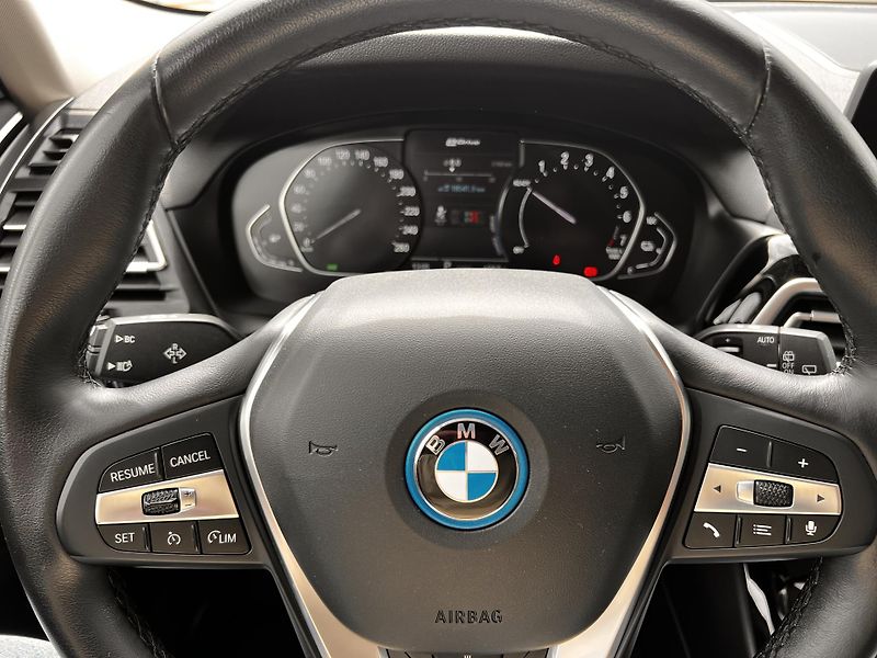 BMW X3 30e xDrive 215kw 1. majitel - fotka 18 z 28