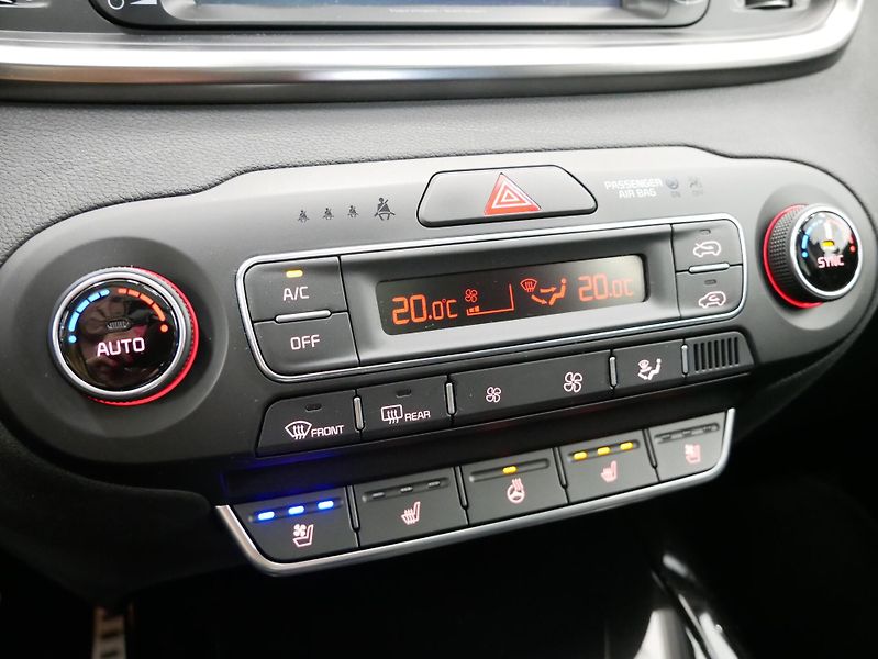 Kia Sorento - fotka 21 z 27