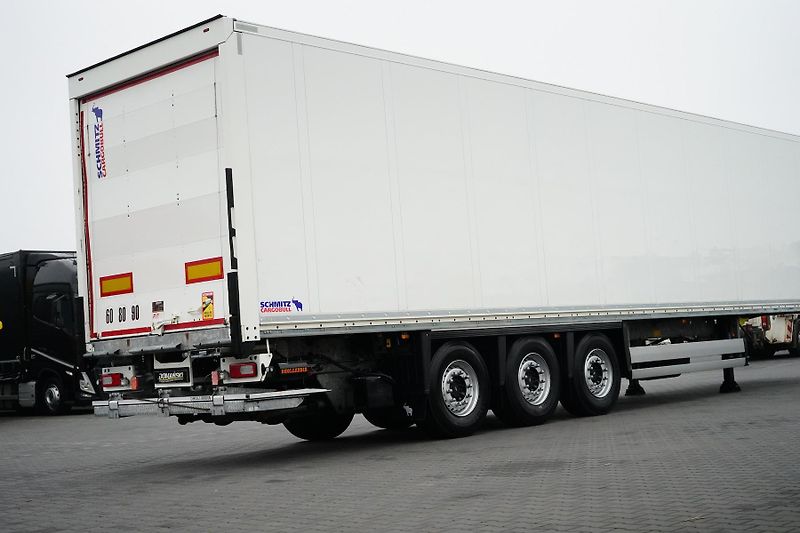 Schmitz (2020) IZOTERMA + WINDA / XL / ROLETA - fotka 19 z 24