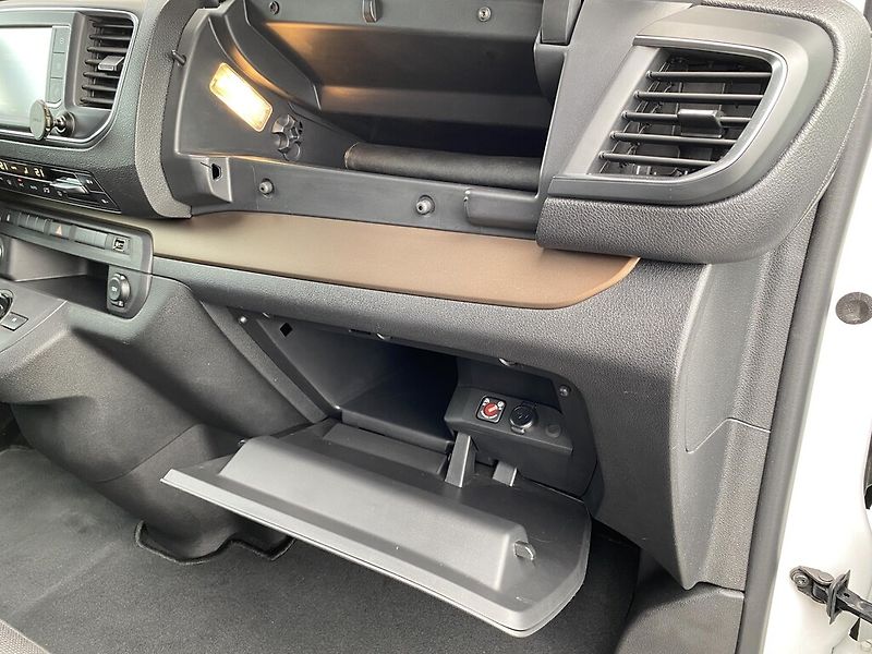 Toyota ProAce 2.0 D 130 kW AT Family - fotka 26 z 27