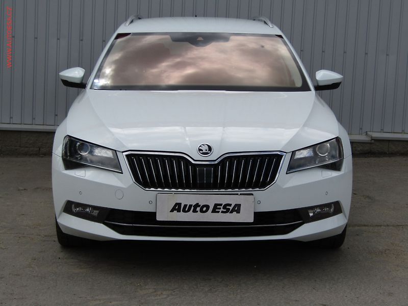 Škoda Superb (2016) 2.0 TDi, Style, TZ, navi - fotka 2 z 23