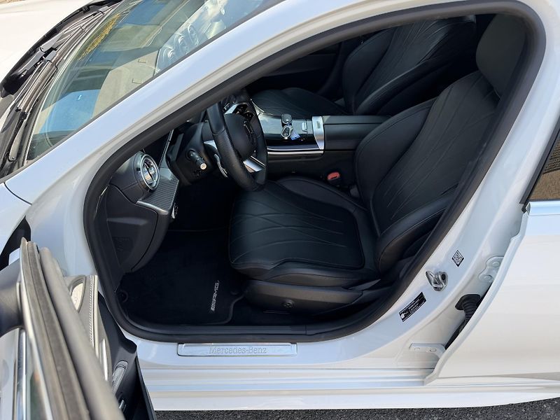 Mercedes-Benz Třídy C C 300D 195kW Kombi AMG LINE  - fotka 14 z 22