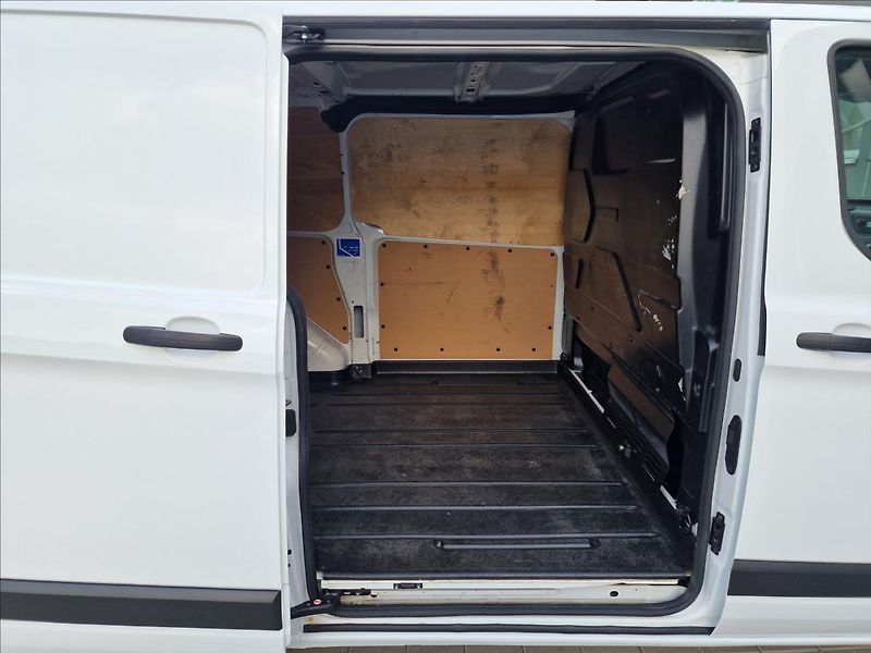 Ford Transit Custom 2.0TDCi Trend L1,ČR,1.Majitel - fotka 17 z 46