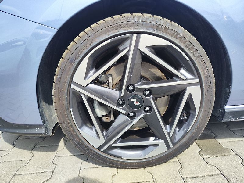 Hyundai i30 1.5 T-GDI/103kW N-Line DCT - fotka 31 z 32