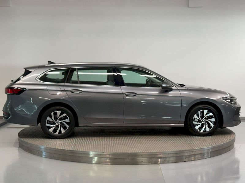 Volkswagen Passat (2024) BUSINESS 2.0TDI 110 KW DSG ZÁR - fotka 8 z 36