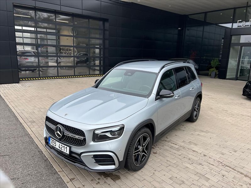 Mercedes-Benz GLB 2,0   220 4M AMG 1. maj - fotka 4 z 12